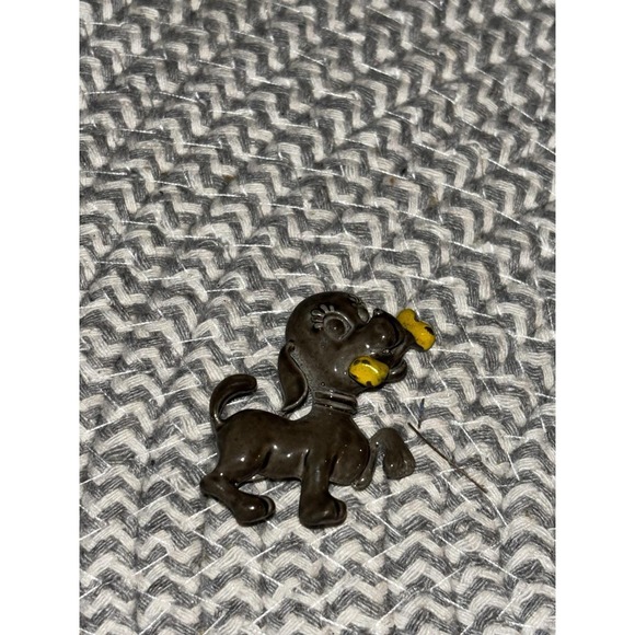 Jewelry - Vintage Enamel Strolling Dog